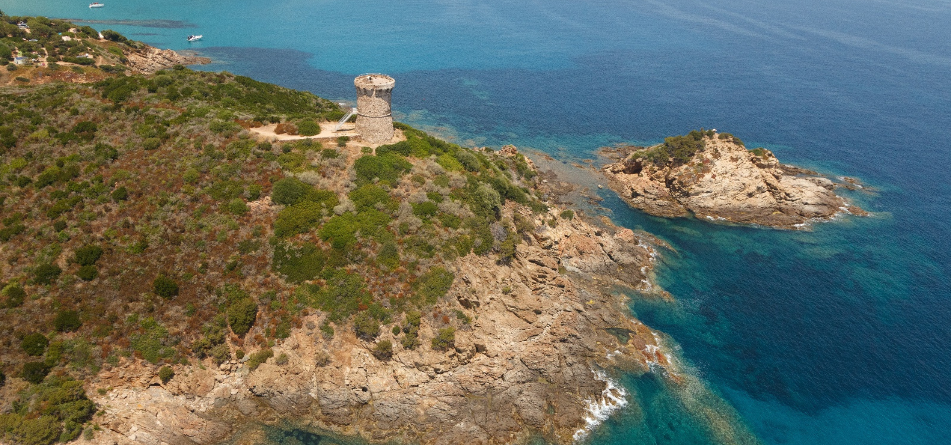 baia Fautea con la torre saracena